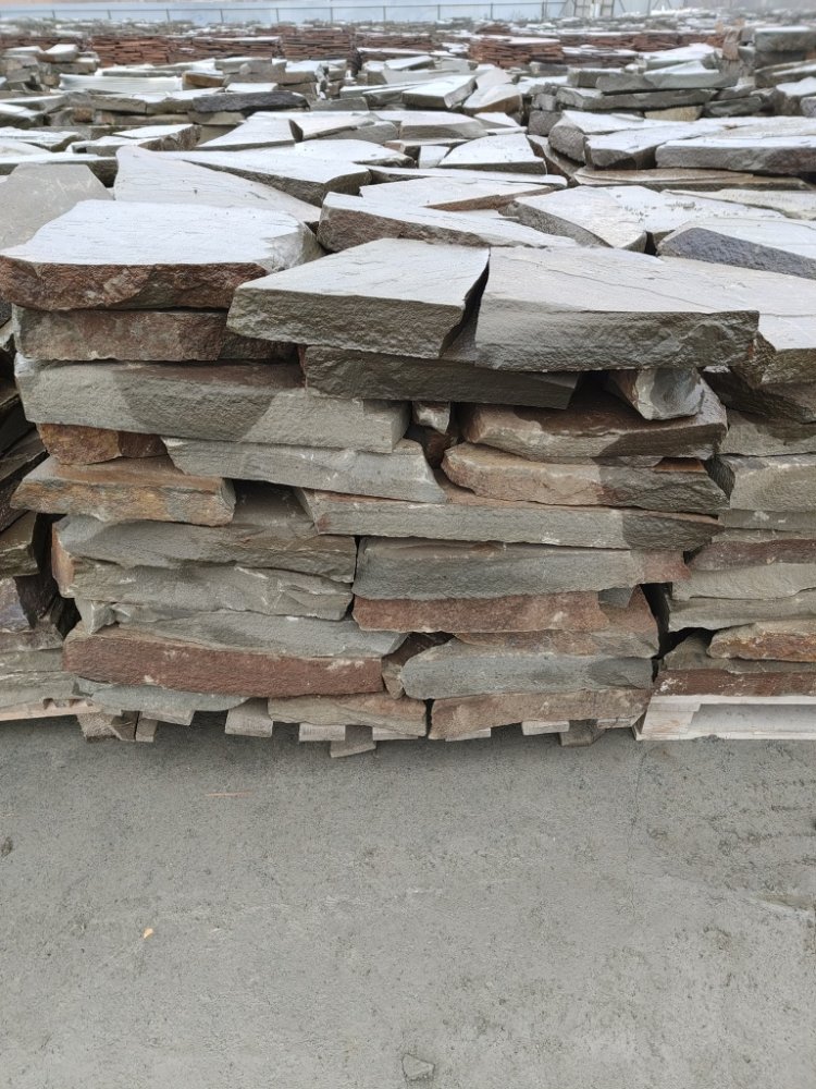 Плитняк песчаник серо-зелёный для мощения 60-65 мм купить в Архангельской области