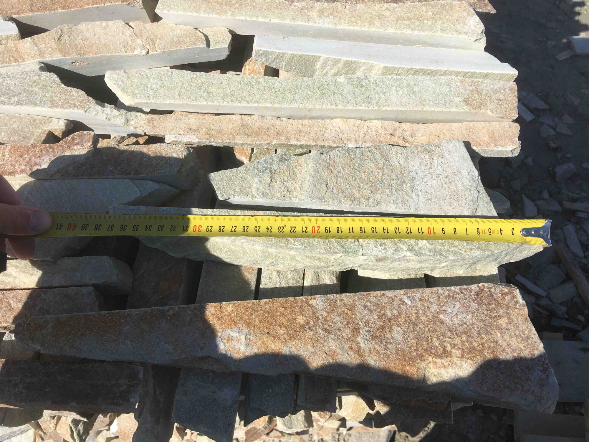 Горбушка златолит золотистый для облицовки купить в Архангельской области