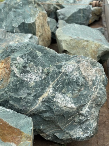 Камни для ландшафтного дизайна зелёные 10-60 килограмм купить в Архангельской области