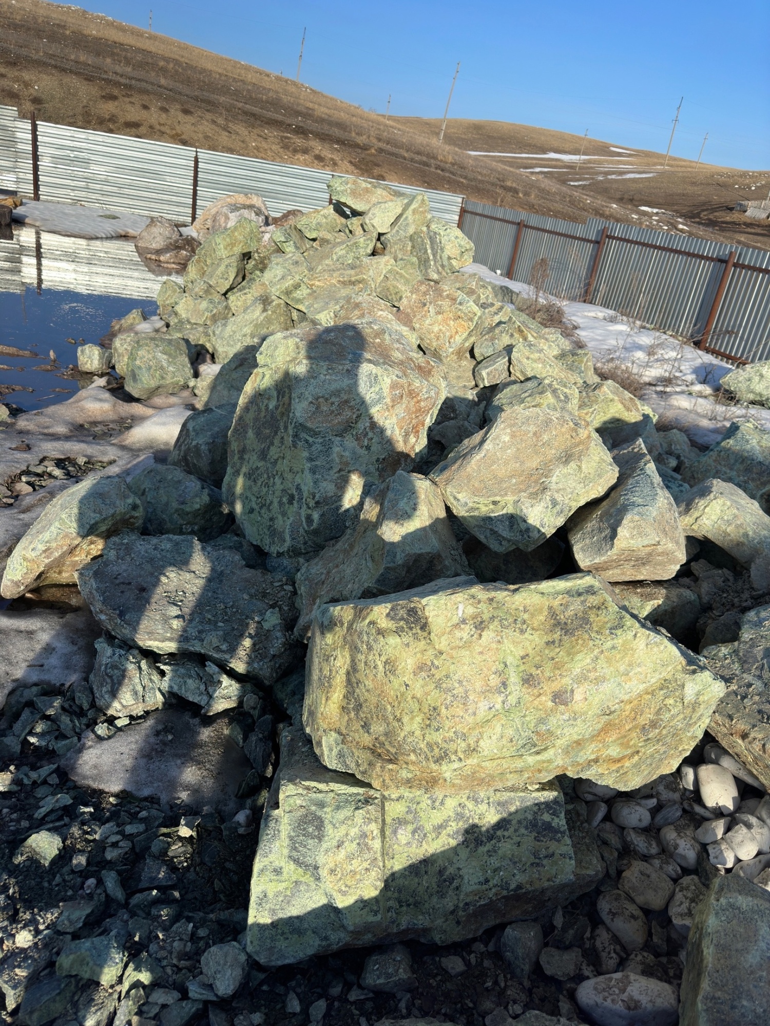 Камни для ландшафтного дизайна зелёные 10-60 килограмм купить в Архангельской области