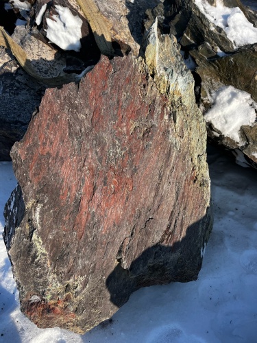 Ландшафтные глыбы красно-фиолетовые 200-1000 килограмм купить в Архангельской области