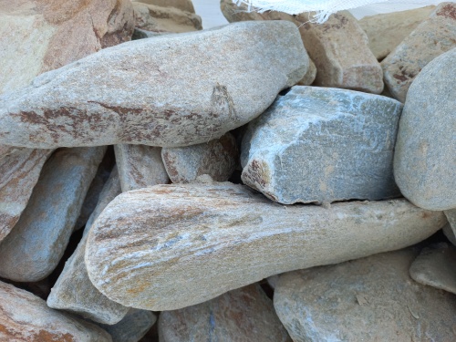 Златолит жёлтый, жёлто-зелёный глыбки и валуны для ланшафтного дизайна купить в Архангельской области