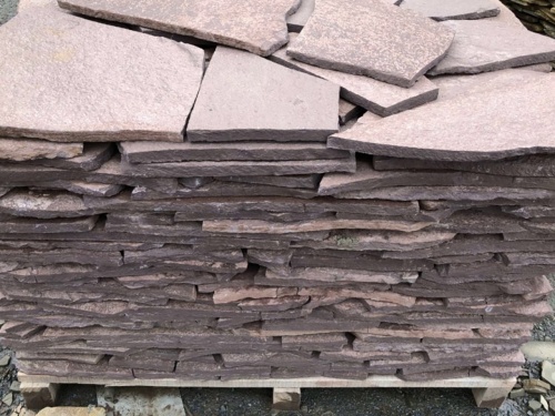 Плитняк лемезит бордовый для облицовки цоколя 20-25 мм  купить в Архангельской области