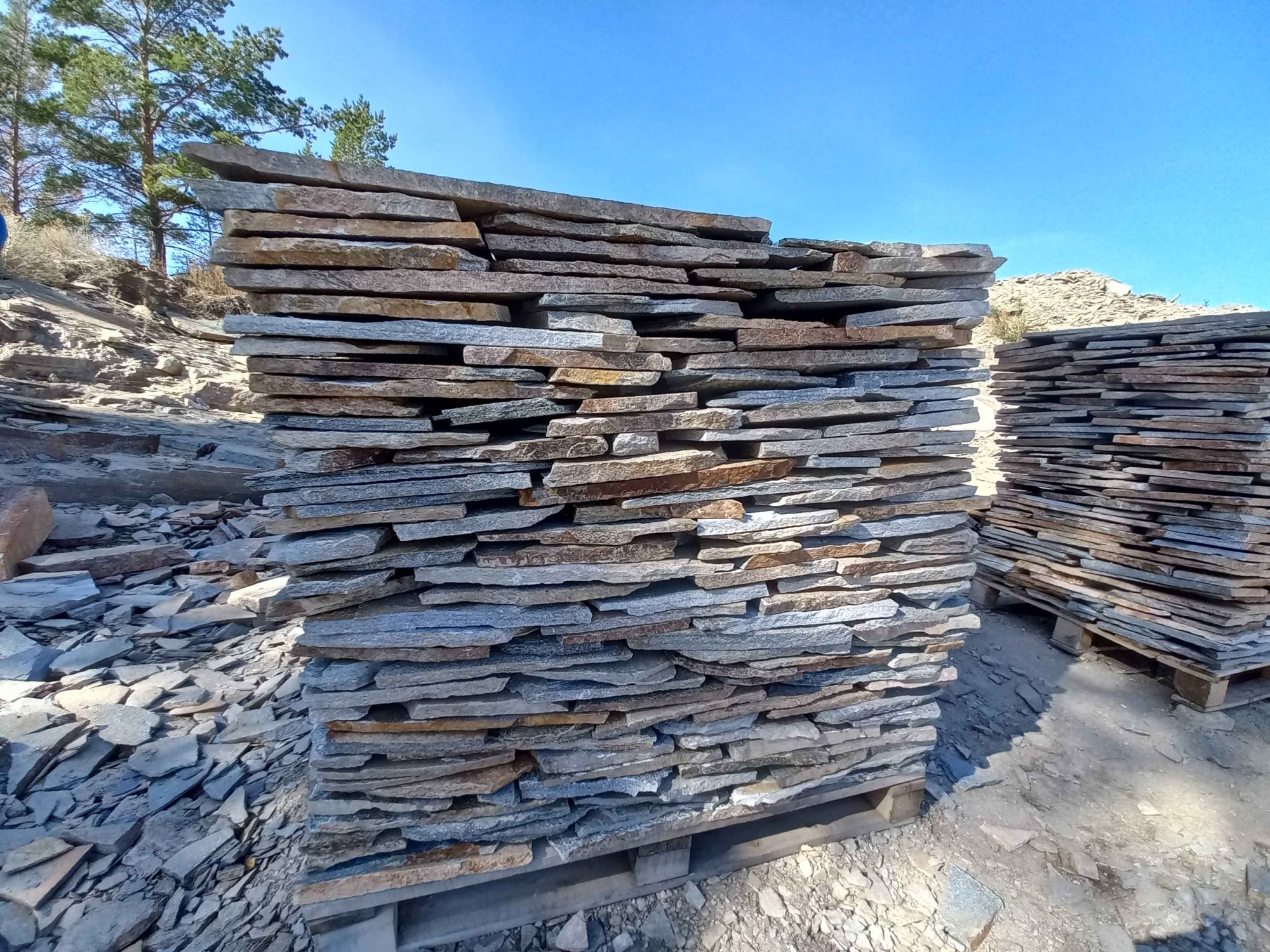 Плитняк златолит серебристый для фасада купить в Архангельской области