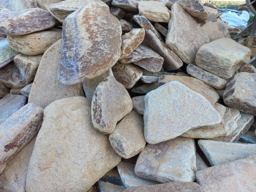 Златолит жёлтый, жёлто-зелёный глыбки и валуны для ланшафтного дизайна купить в Архангельской области