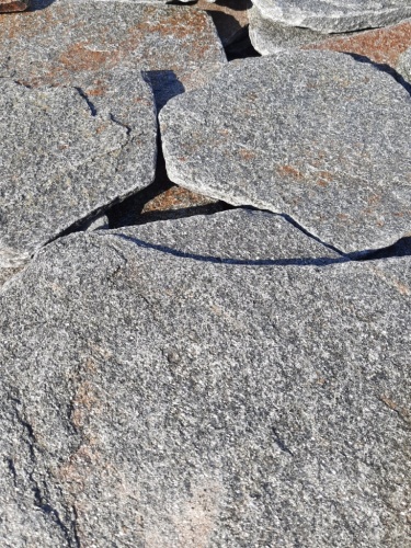 Златолит серебристый галтованный для лестниц купить в Архангельской области