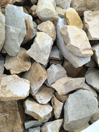 разноцветный щебень кварц